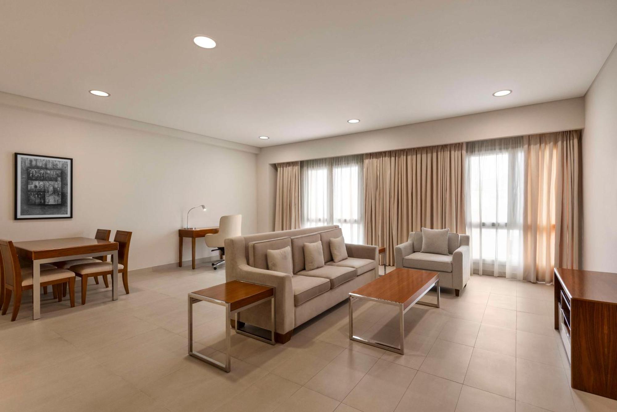 Hotel Levatio Muscat, A Member Of Radisson Individuals 5*